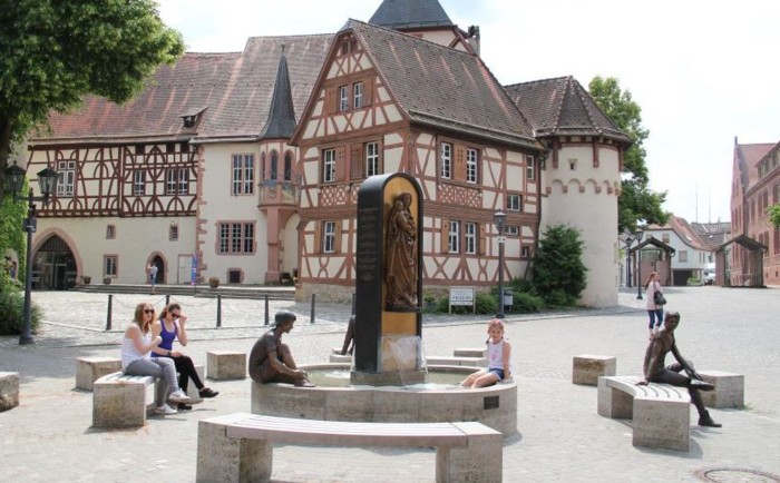 Taub Kurmainzisches Schloss 700