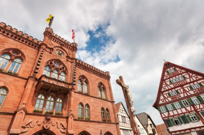 Taub Rathaus 700